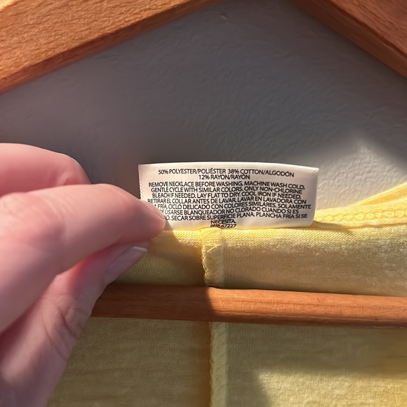 Bobbie Brooks Bell Sleeve Tie Front Button Down Lightweight Yellow Blouse Medium - Picture 6 of 6